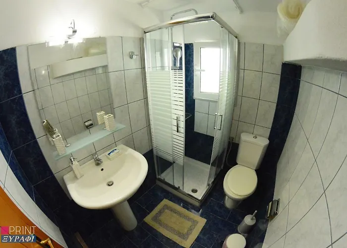 The L * Néa Péramos